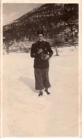 Etienne Régnier en uniforme de douanier en 1946